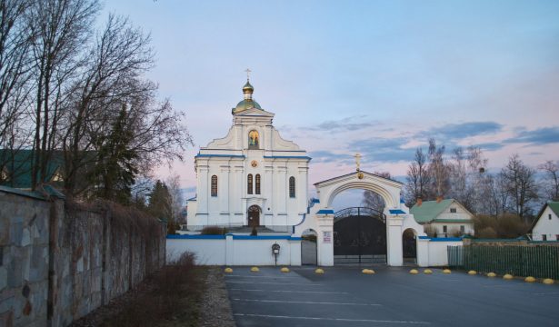 В канун Благовещения Патриарший Экзарх всея Беларуси возглавил всенощное бдение в Ляденском монастыре